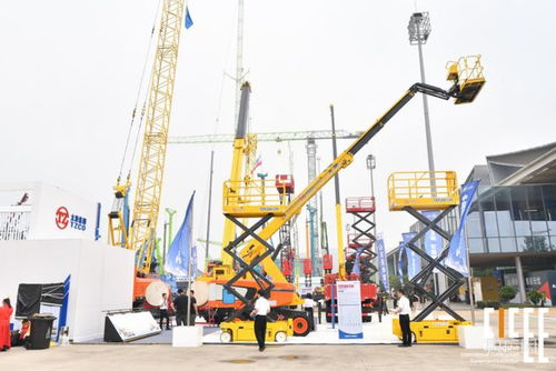第三届长沙国际工程机械展览会开幕 全球 钢铁侠 争相亮相